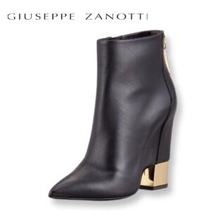 ‼️SOLD‼️Like new sexy Giuseppe Zanotti leather zip up ankle boots
